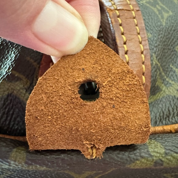 Louis Vuitton Sac Souple 35 Monogram Bag - Picture 3 of 4